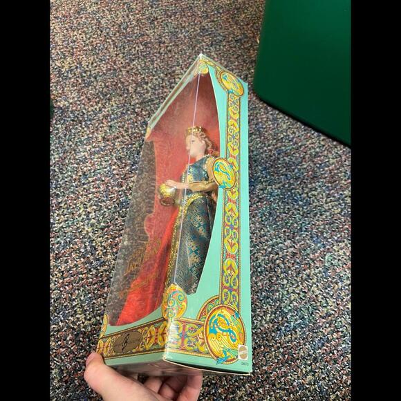 Barbie Legends of Ireland Collection The Spellbound Lover Doll 2004 Mattel G8070 - Picture 5 of 8